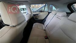 تۆیۆتا ڕاڤ 4